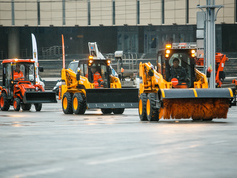 HSU 850–7A, фронтальный погрузчик
